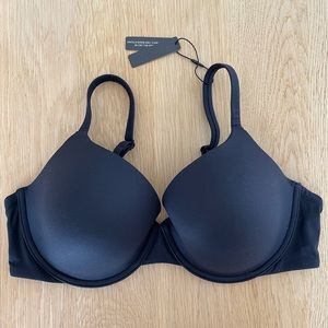 NWT - SKIMS FITS EVERYBODY T-SHIRT BRA - 38 C